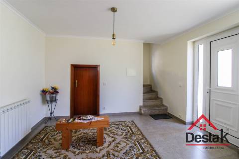 Moradia isolada V4 para venda em São Pedro do Sul