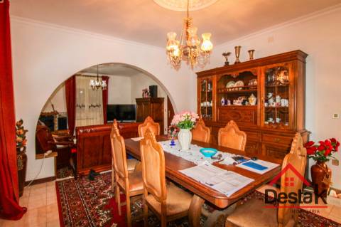 Moradia isolada V4 para venda em São Pedro do Sul