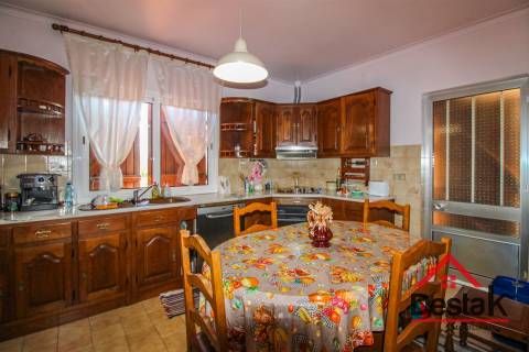 Moradia isolada V4 para venda em São Pedro do Sul