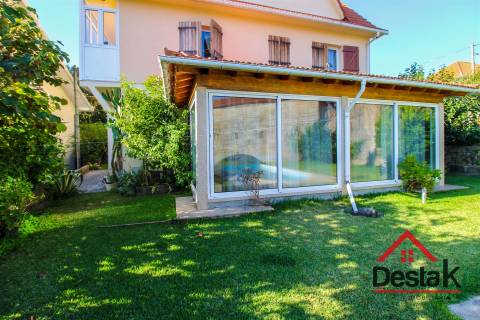 Moradia isolada V4 para venda em São Pedro do Sul