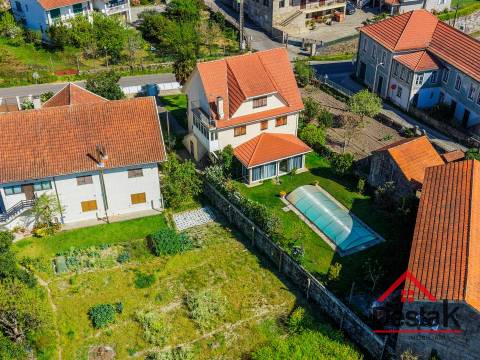 Moradia isolada V4 para venda em São Pedro do Sul