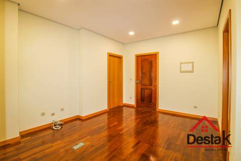 Apartamento T2 para venda no centro da Cidade de São Pedro do Sul