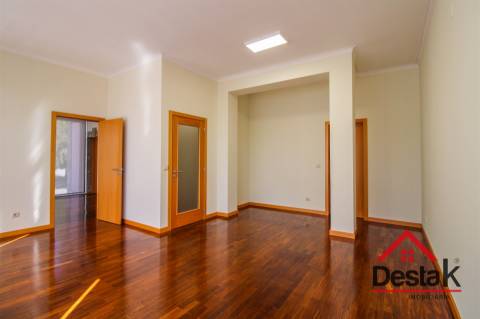 Apartamento T2 para venda no centro da Cidade de São Pedro do Sul