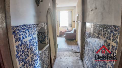 Moradia de 4 frentes para venda em Escariz, Arouca