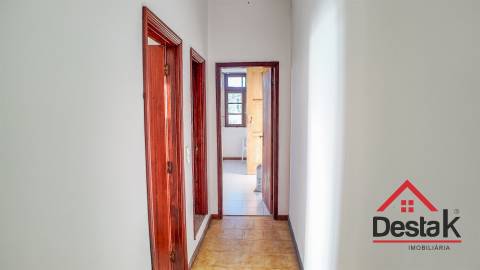 Moradia de 4 frentes para venda em Escariz, Arouca