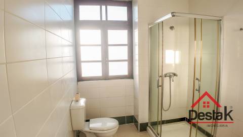 Moradia de 4 frentes para venda em Escariz, Arouca