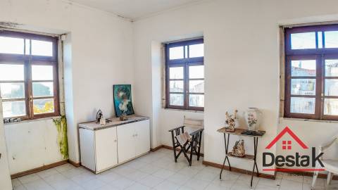 Moradia de 4 frentes para venda em Escariz, Arouca