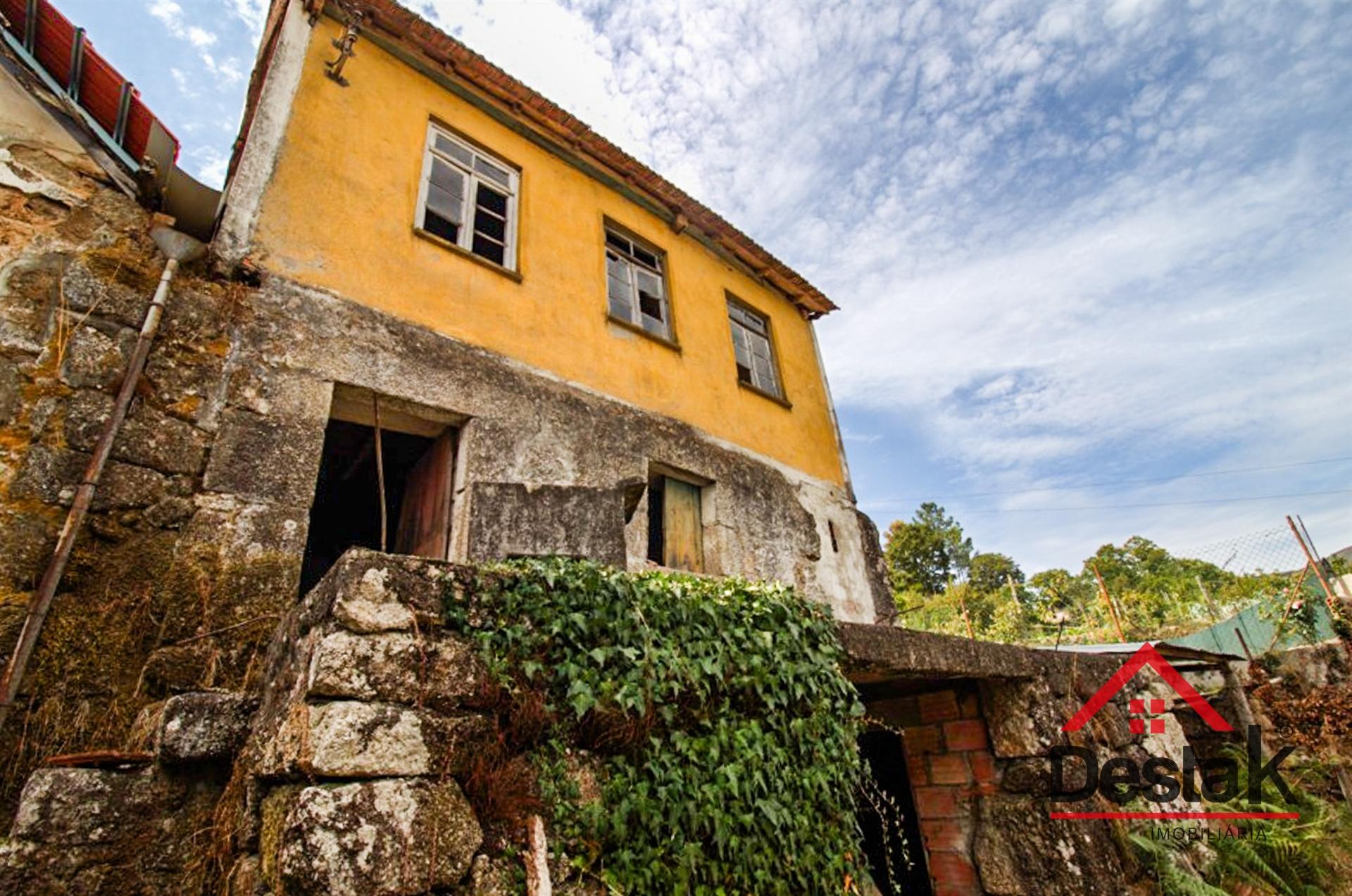 Moradia para Reconstrução em Aveloso – Para quem procura tranquilidade e vida rural