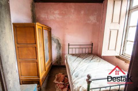 Moradia para Reconstrução em Aveloso – Para quem procura tranquilidade e vida rural