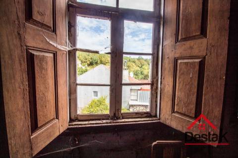 Moradia para Reconstrução em Aveloso – Para quem procura tranquilidade e vida rural