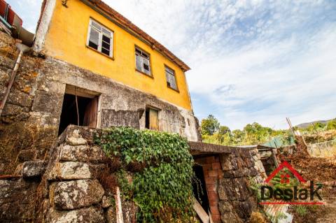 Moradia para Reconstrução em Aveloso – Para quem procura tranquilidade e vida rural
