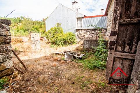 Moradia para Reconstrução em Aveloso – Para quem procura tranquilidade e vida rural