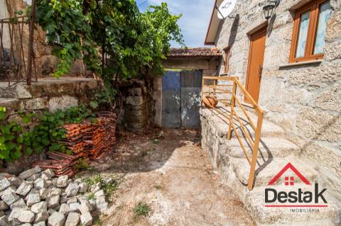 Moradia para Reconstrução em Aveloso – Para quem procura tranquilidade e vida rural