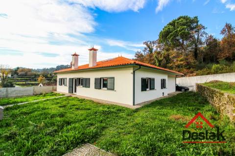 Moradia V3 Espetacular em Baiões / São Pedro do Sul