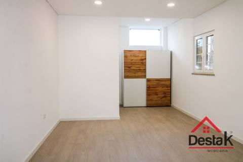 Apartamento novo para arrendamento em São Pedro do Sul