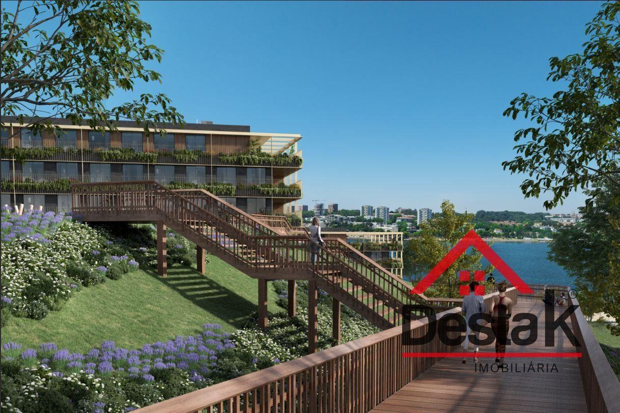 Apartamento T4 inserido no empreendimento Marina Douro