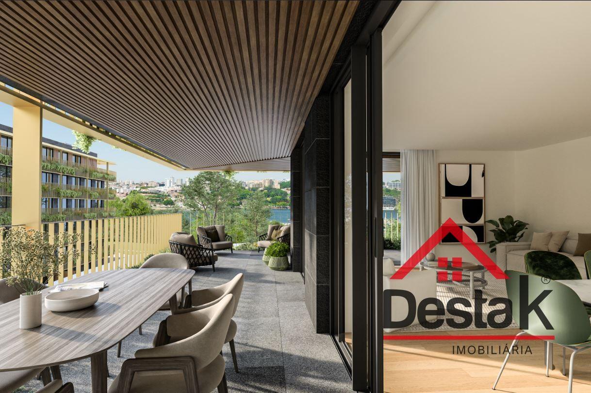 Apartamento T4 inserido no empreendimento Marina Douro