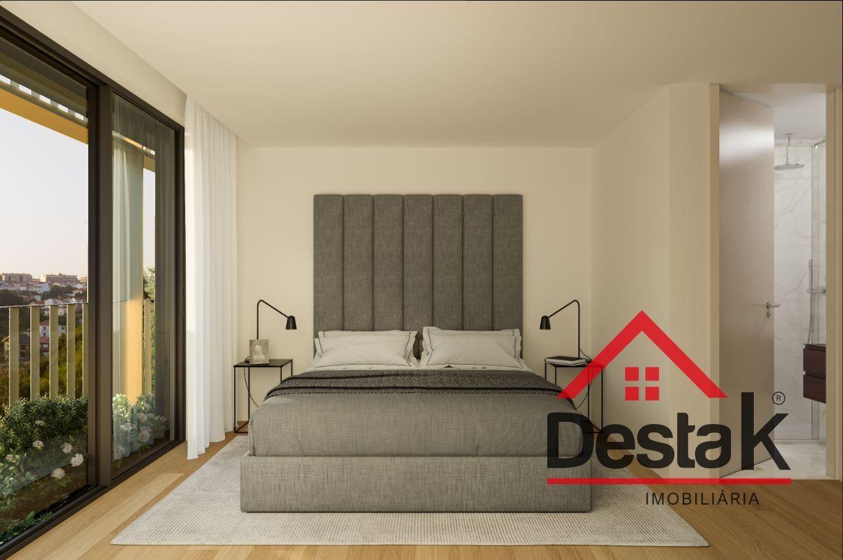 Apartamento T4 inserido no empreendimento Marina Douro