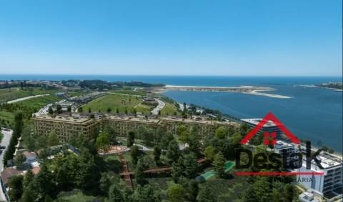 Apartamento T4 inserido no empreendimento Marina Douro