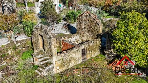 Quinta com ruina em pedra e anexos em Real das Donas, Vouzela