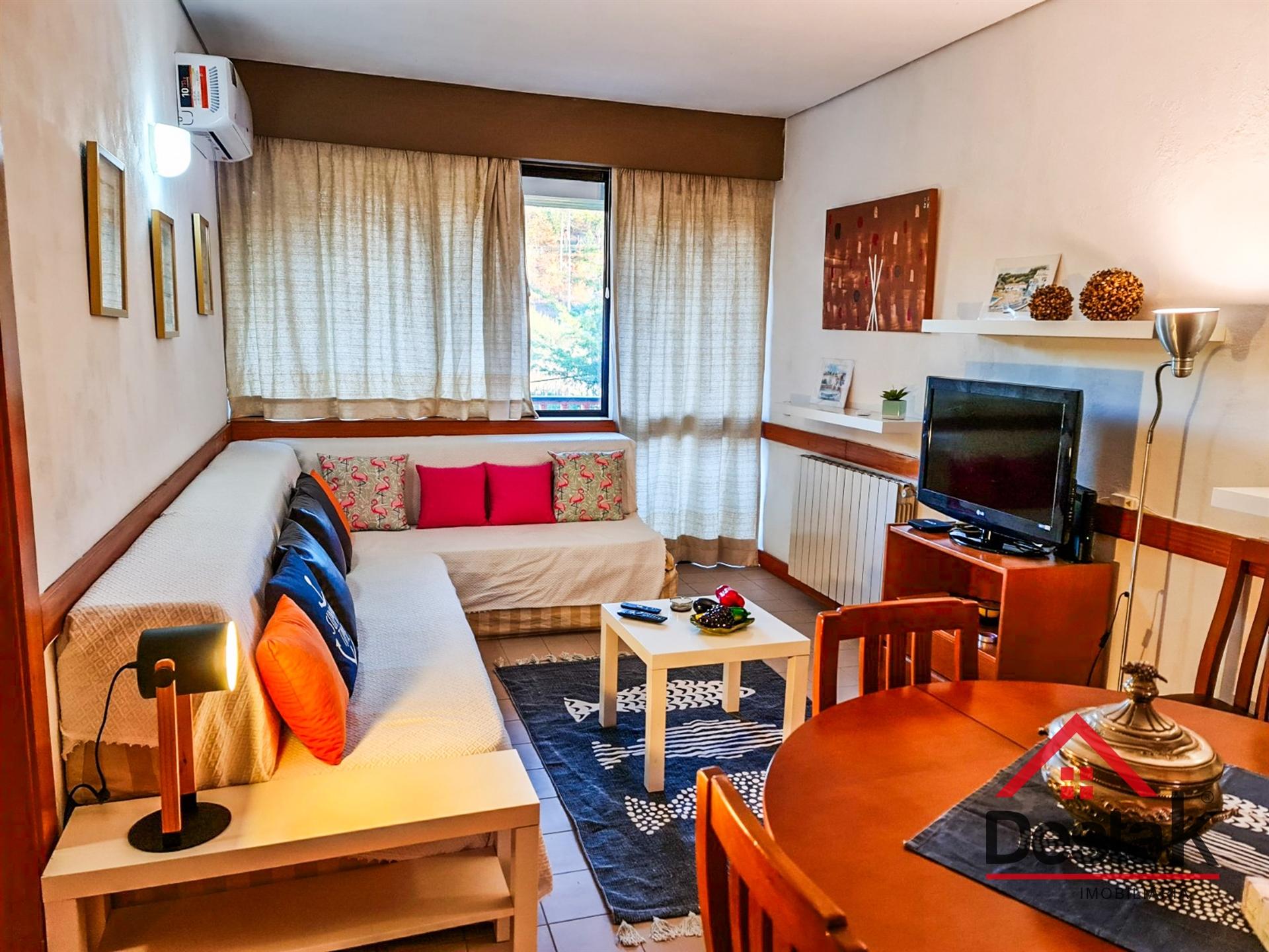 Apartamento T2, em excelente estado de conservação no centro das Termas de São Pedro do Sul