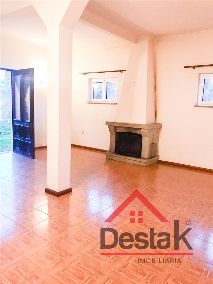 Moradia T2 em Drizes para arrendamento