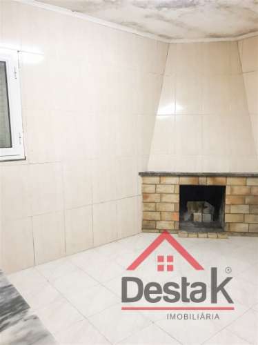 Moradia T2 em Drizes para arrendamento