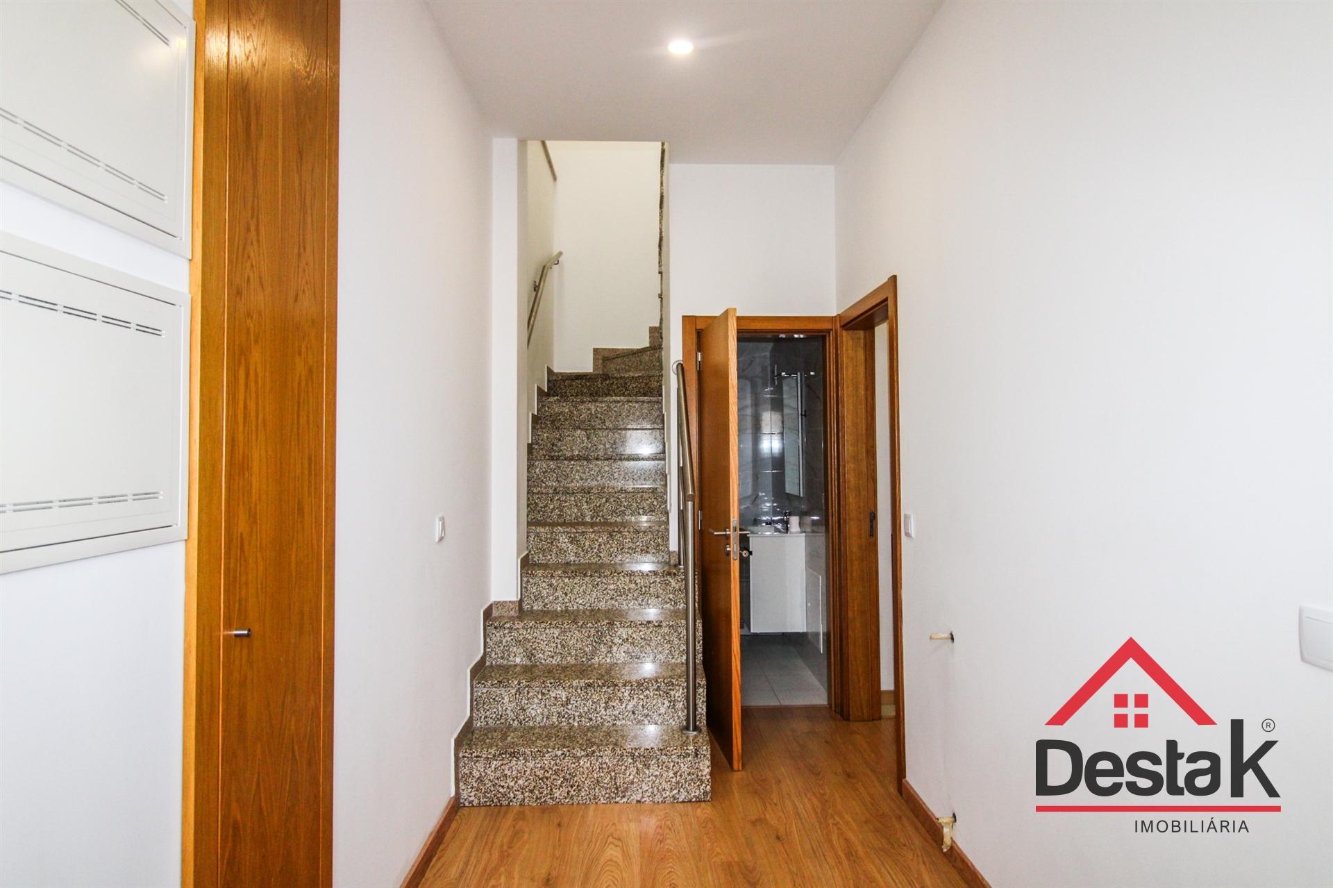 Apartamento T2 duplex, centro de São pedro do Sul