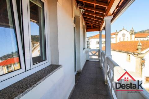 Apartamento T2 duplex, centro de São pedro do Sul