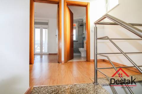 Apartamento T2 duplex, centro de São pedro do Sul