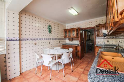 Apartamento T4 no coração de São Pedro do Sul, para venda