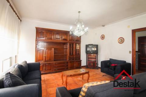 Apartamento T4 no coração de São Pedro do Sul, para venda