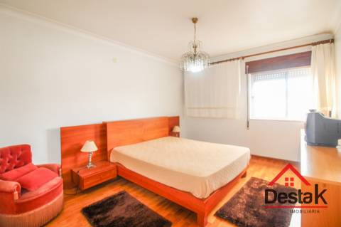 Apartamento T4 no coração de São Pedro do Sul, para venda