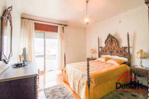 Apartamento T4 no coração de São Pedro do Sul, para venda