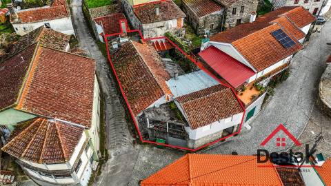 Imponente moradia em Pedra para venda, Fornelo, Oliveira De Frades