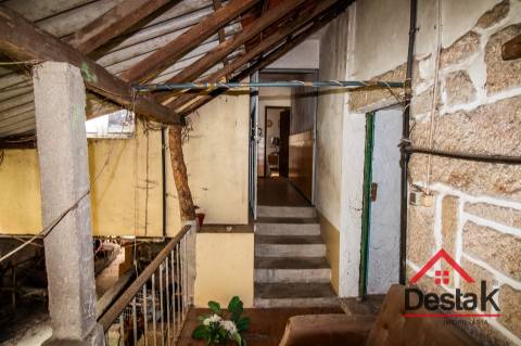 Imponente moradia em Pedra para venda, Fornelo, Oliveira De Frades