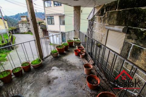 Imponente moradia em Pedra para venda, Fornelo, Oliveira De Frades