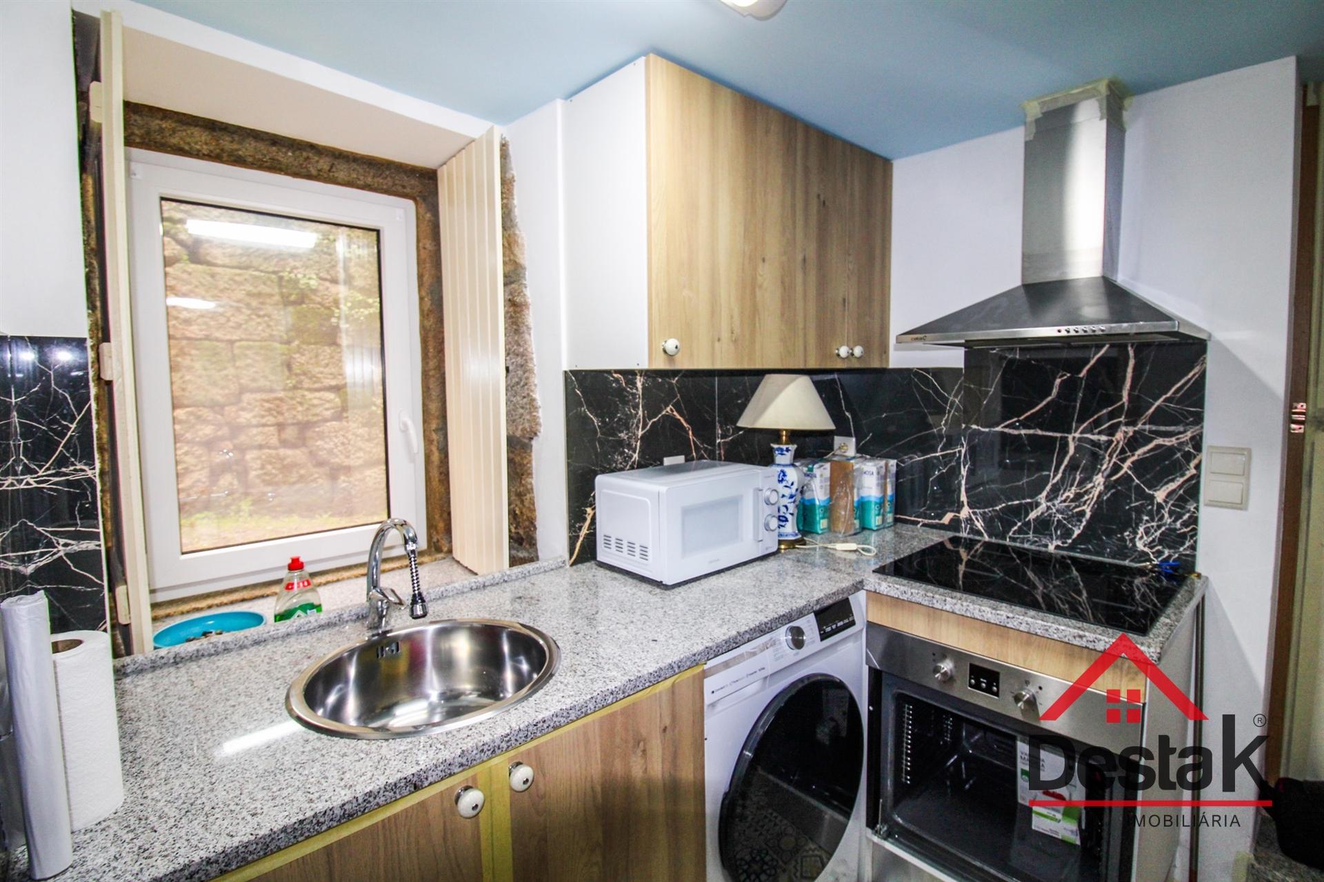 Apartamento T1 duplex situado no centro de São Pedro do Sul, para venda