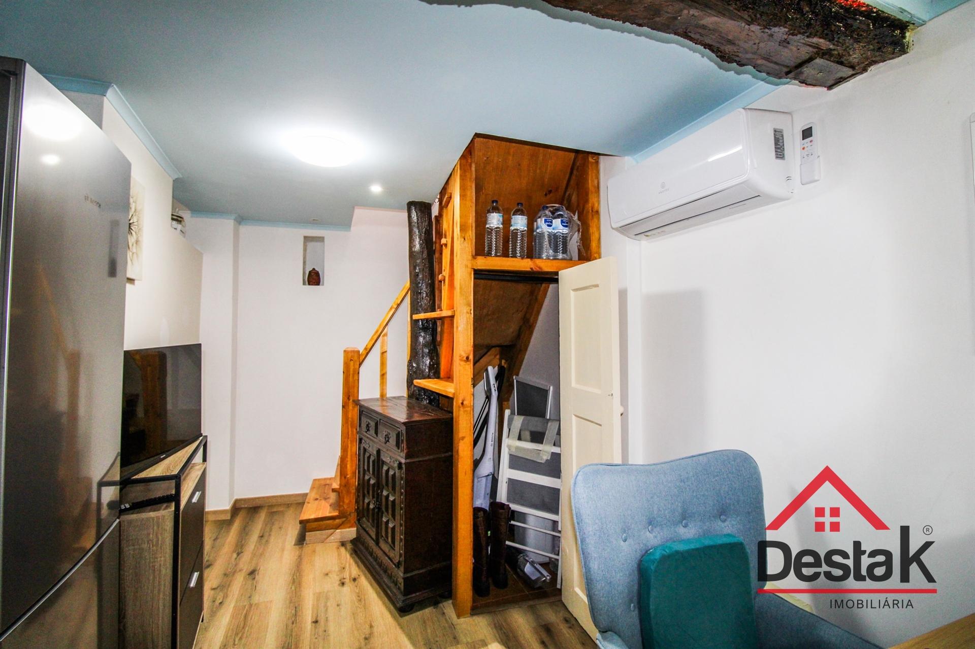 Apartamento T1 duplex situado no centro de São Pedro do Sul, para venda