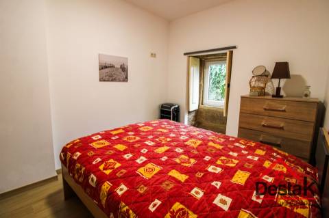 Apartamento T1 duplex situado no centro de São Pedro do Sul, para venda