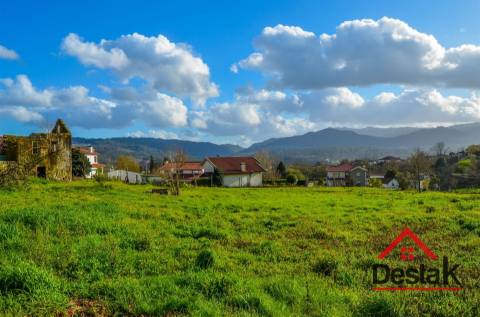 Terreno Urbano em zona nobre de São Pedro do Sul