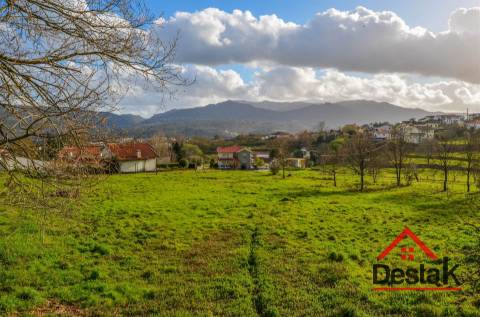 Terreno Urbano em zona nobre de São Pedro do Sul