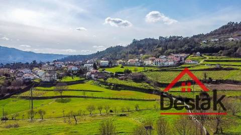 Terreno Urbano em zona nobre de São Pedro do Sul