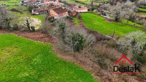 Quinta com área de 1 hectare para venda em Carvalhais, São Pedro do Sul