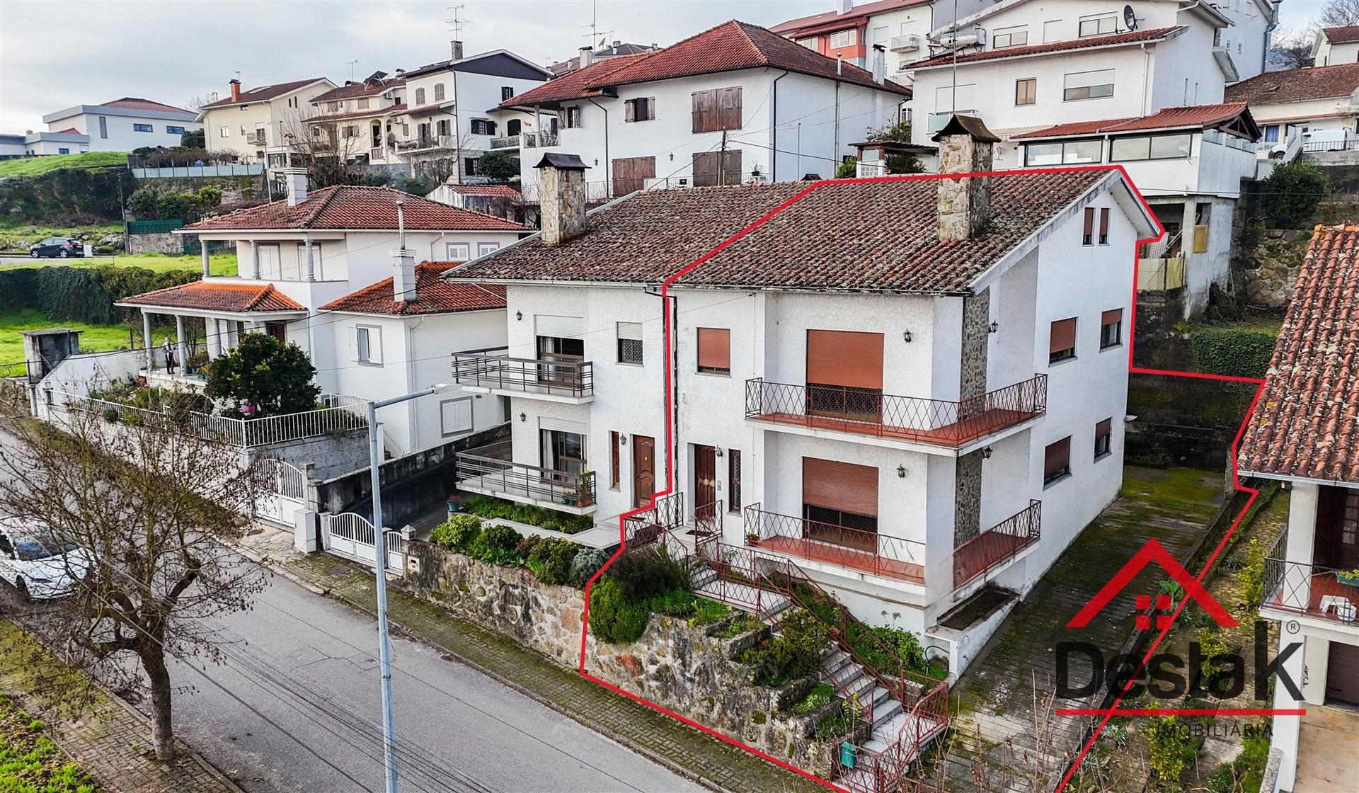 Moradia Geminada V4 no coração da cidade de São Pedro do Sul