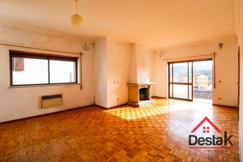 Moradia Geminada V4 no coração da cidade de São Pedro do Sul