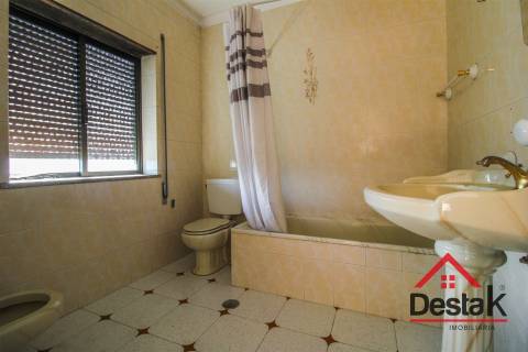 Moradia Geminada V4 no coração da cidade de São Pedro do Sul