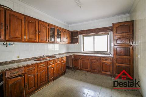 Moradia Geminada V4 no coração da cidade de São Pedro do Sul