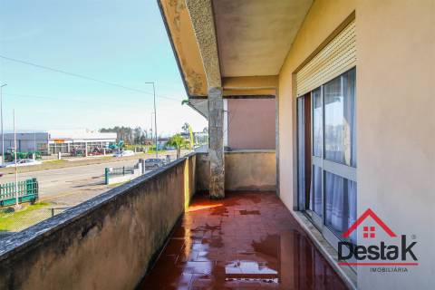 Moradia V5  com alma e potencial na A1 – Albergaria-À-Velha