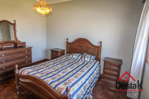 Moradia V5  com alma e potencial na A1 – Albergaria-À-Velha